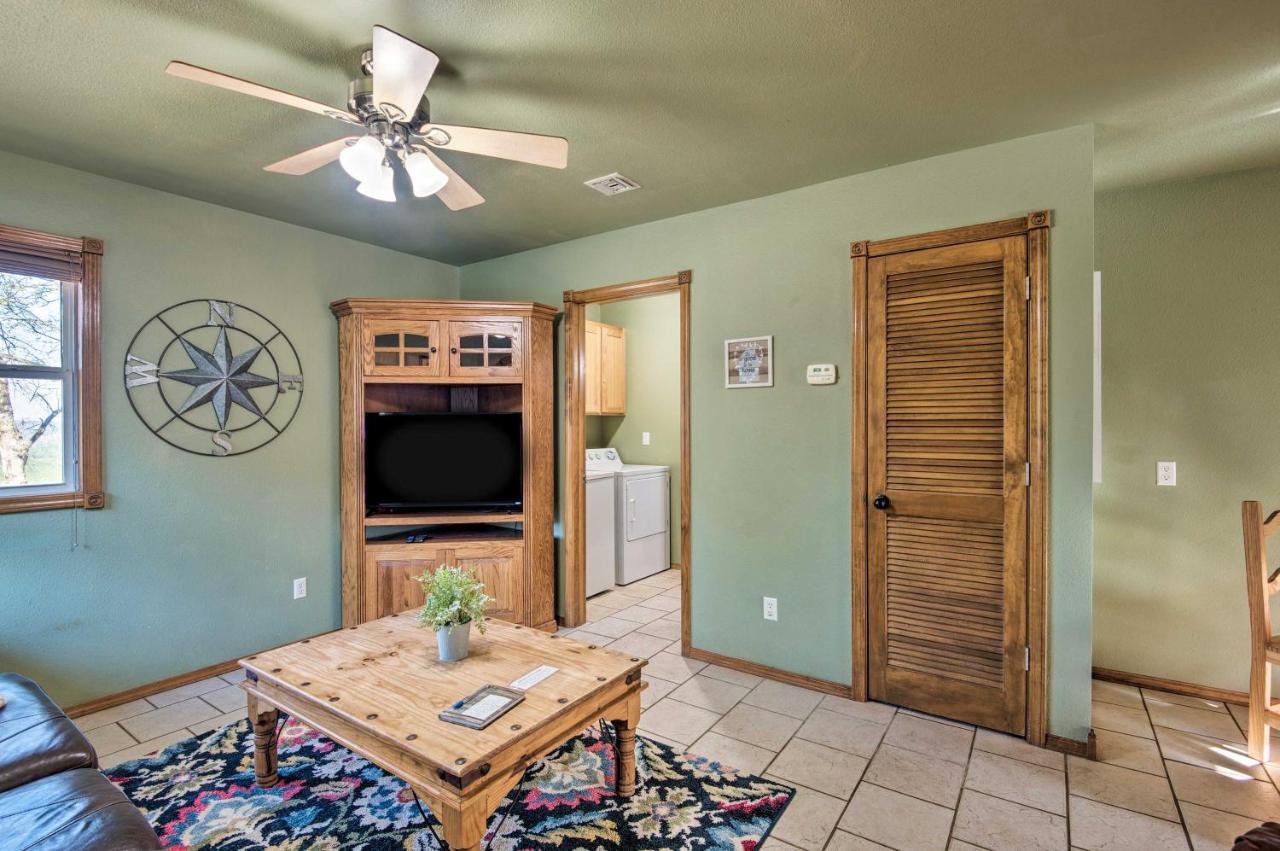 Broken Bow Cottage With Deck, Hot Tub And Fire Pit! Eksteriør bilde