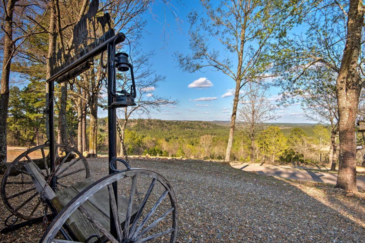 Broken Bow Cottage With Deck, Hot Tub And Fire Pit! Eksteriør bilde