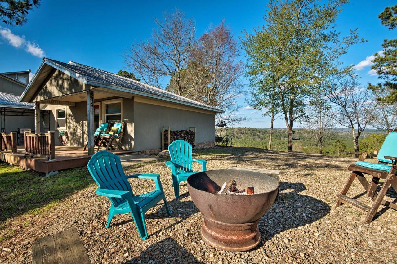 Broken Bow Cottage With Deck, Hot Tub And Fire Pit! Eksteriør bilde