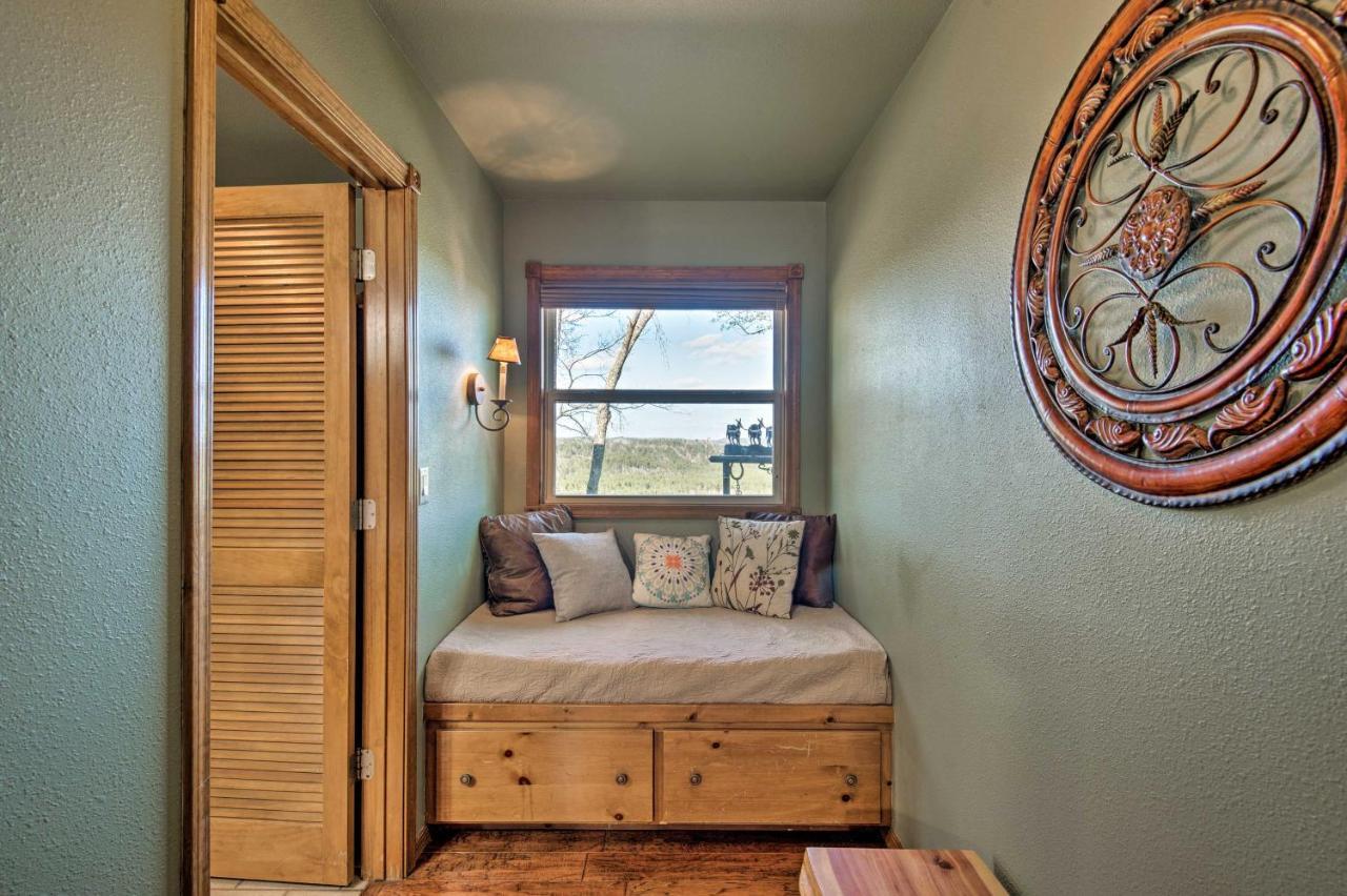 Broken Bow Cottage With Deck, Hot Tub And Fire Pit! Eksteriør bilde